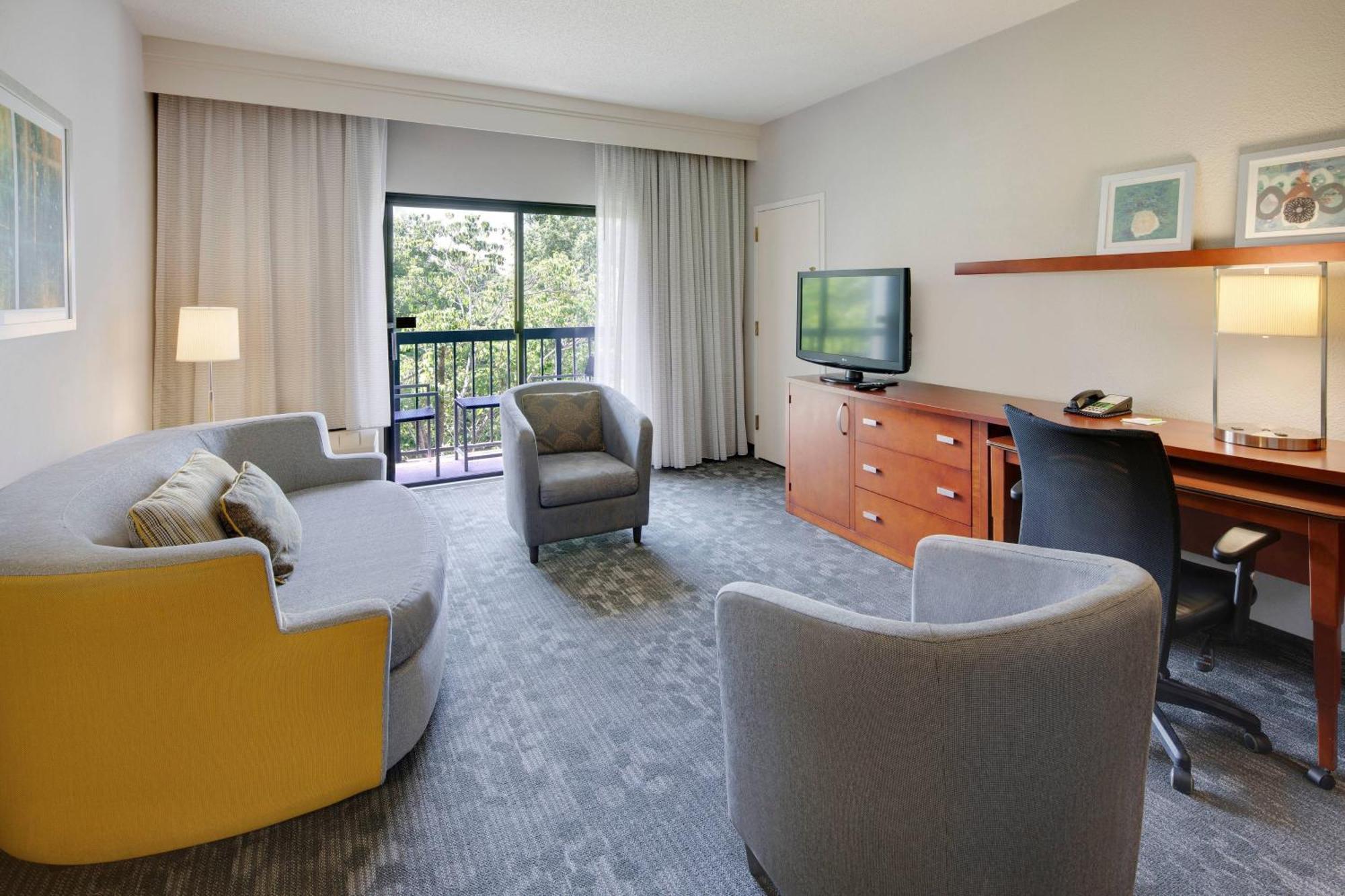 Courtyard Atlanta Norcross/Peachtree Corners Hotel Exterior foto